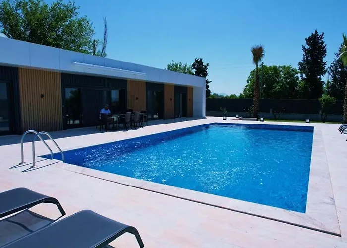 Hotell Turunc 2 4*